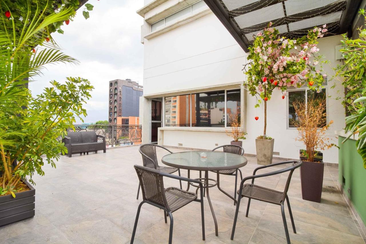 Camelot Apartahotel เมเดยิน ภายนอก รูปภาพ